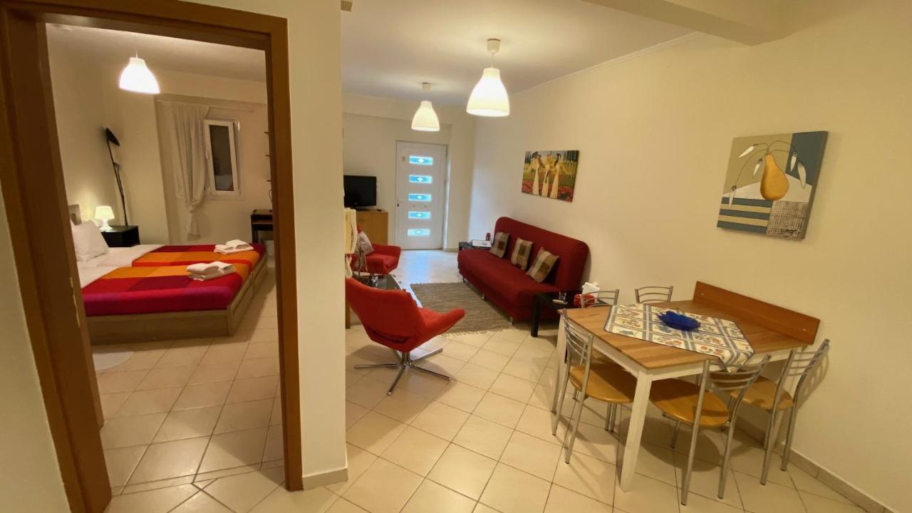 Appartamento Patras Palm Tree Esterno foto